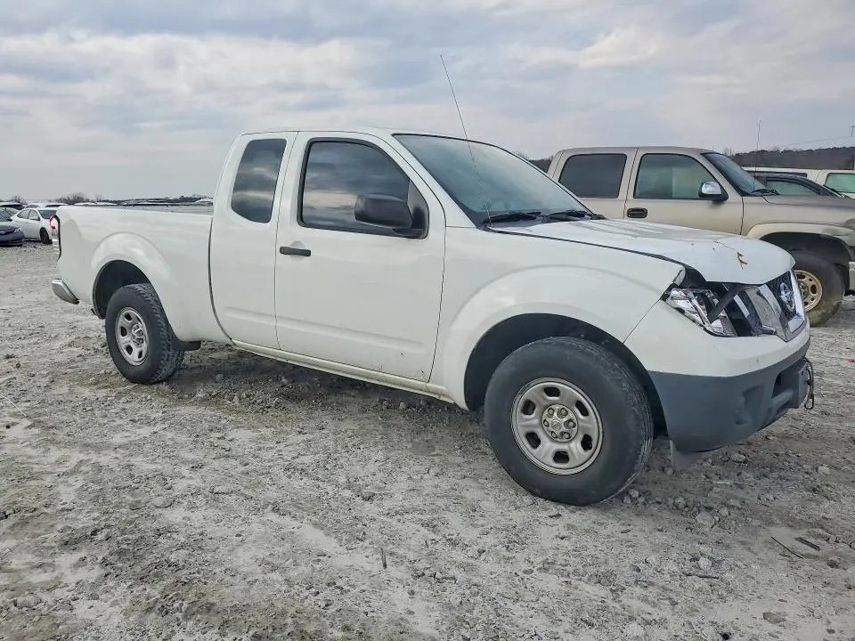 2013 NISSAN FRONTIER S  