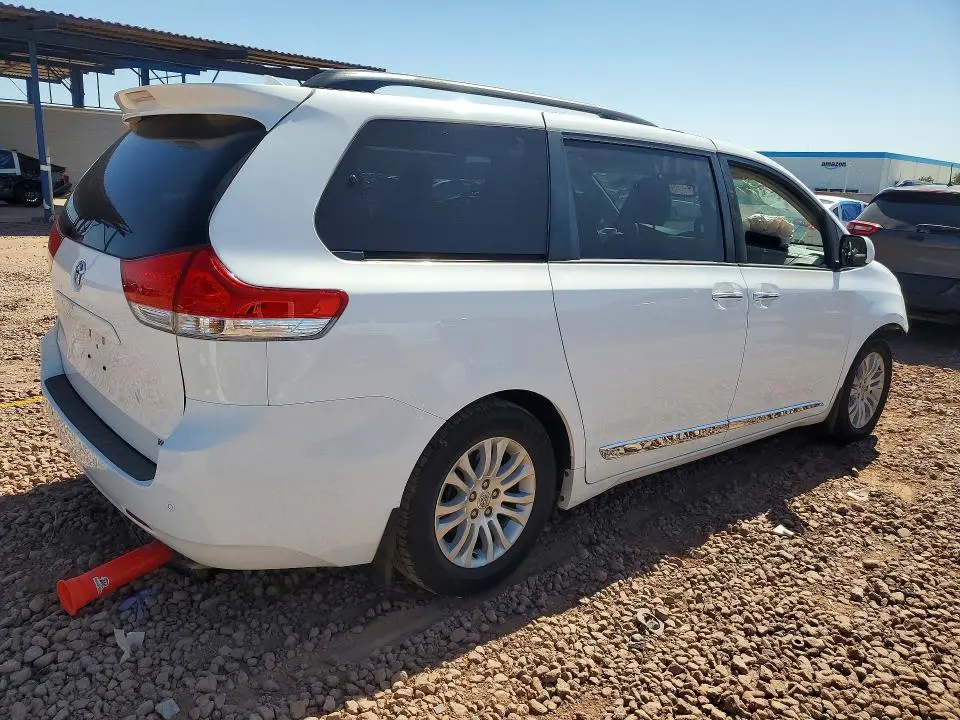 2013 TOYOTA SIENNA XLE 7-PASSENGER AUTO ACCESS SEAT  