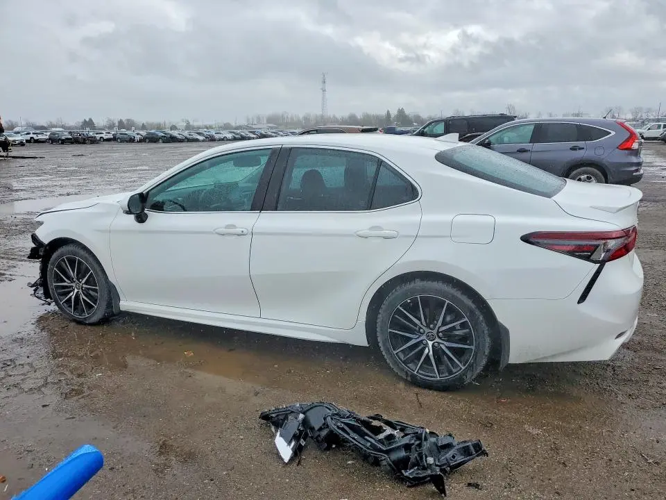 2022 TOYOTA CAMRY SE  
