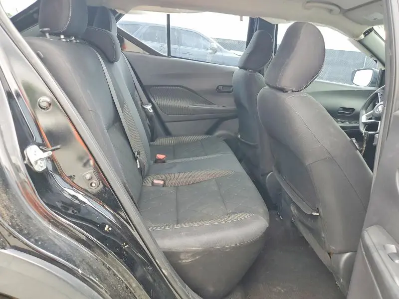2019 NISSAN KICKS S  