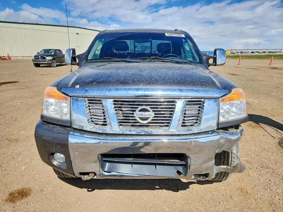2011 NISSAN TITAN SV  