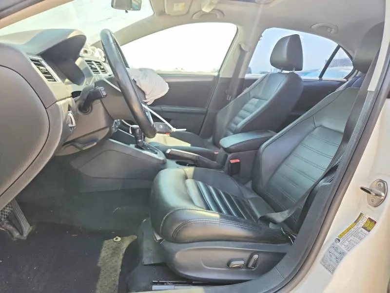 2013 VOLKSWAGEN JETTA SEL  