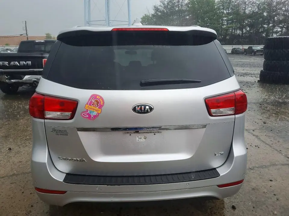 2017 KIA SEDONA LX  