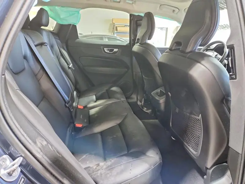 2023 VOLVO XC60 CORE  