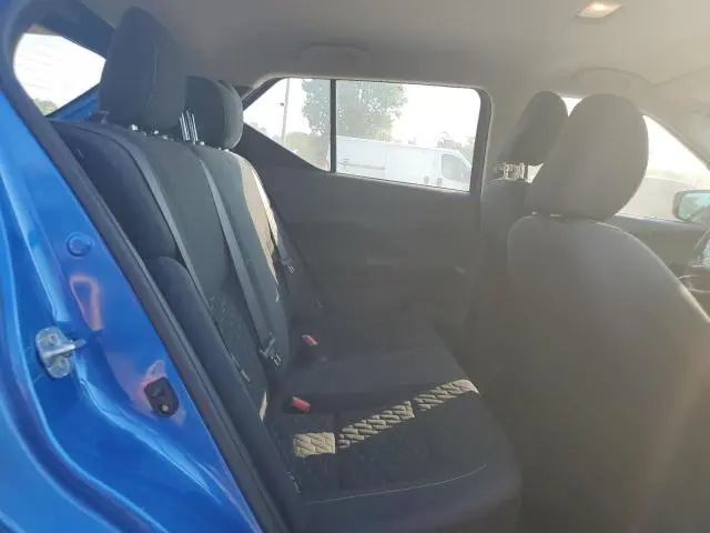 2021 NISSAN KICKS S  