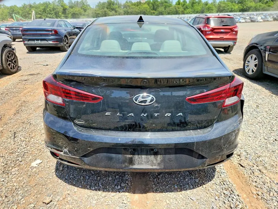 2020 HYUNDAI ELANTRA SEL  