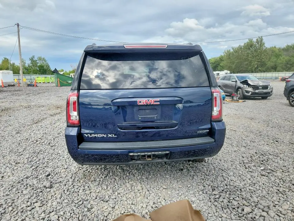 2017 GMC YUKON XL K1500 SLT  