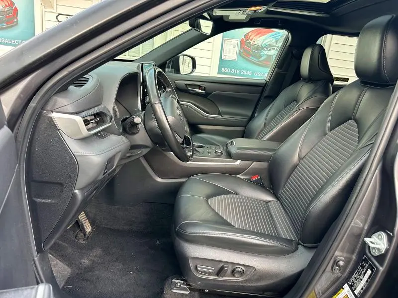 2022 TOYOTA HIGHLANDER XSE  