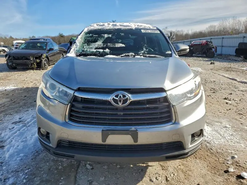 2015 TOYOTA HIGHLANDER LE  