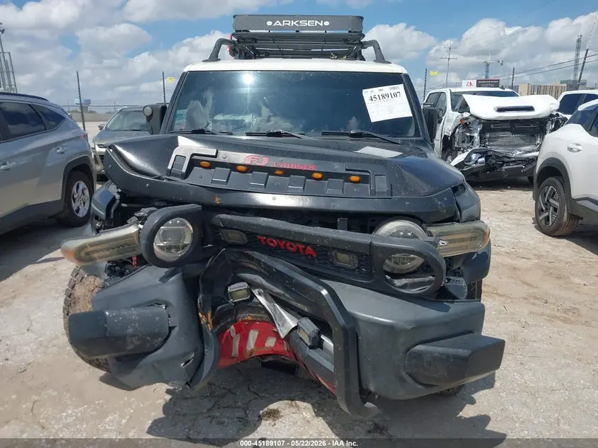 2013 TOYOTA FJ CRUISER  
