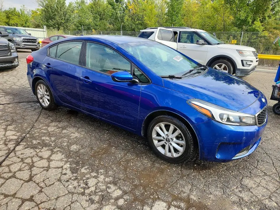 2017 KIA FORTE LX  