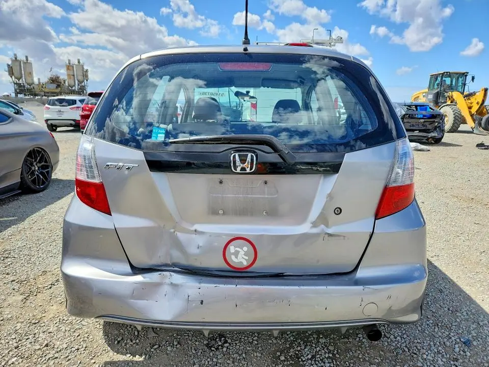 2010 HONDA FIT   