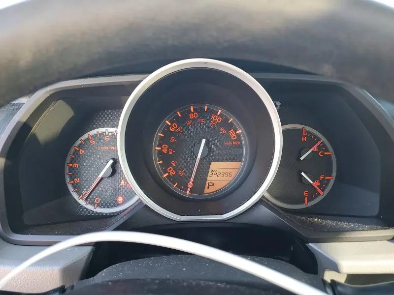 2011 TOYOTA 4RUNNER SR5  