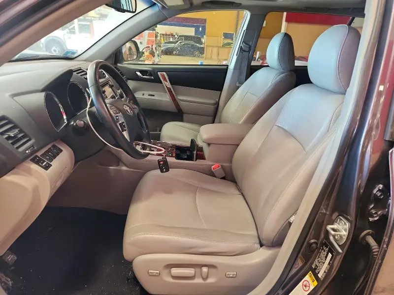 2013 TOYOTA HIGHLANDER LIMITED  