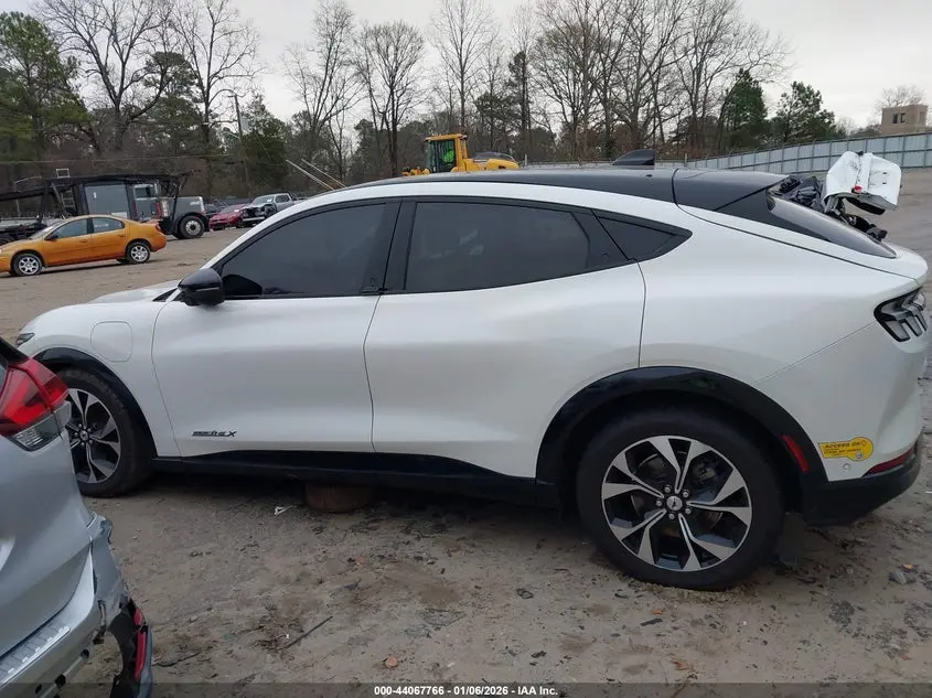 2022 FORD MUSTANG MACH-E PREMIUM