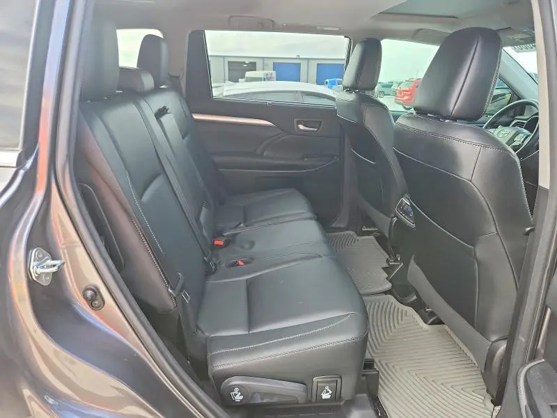 2018 TOYOTA HIGHLANDER XLE  