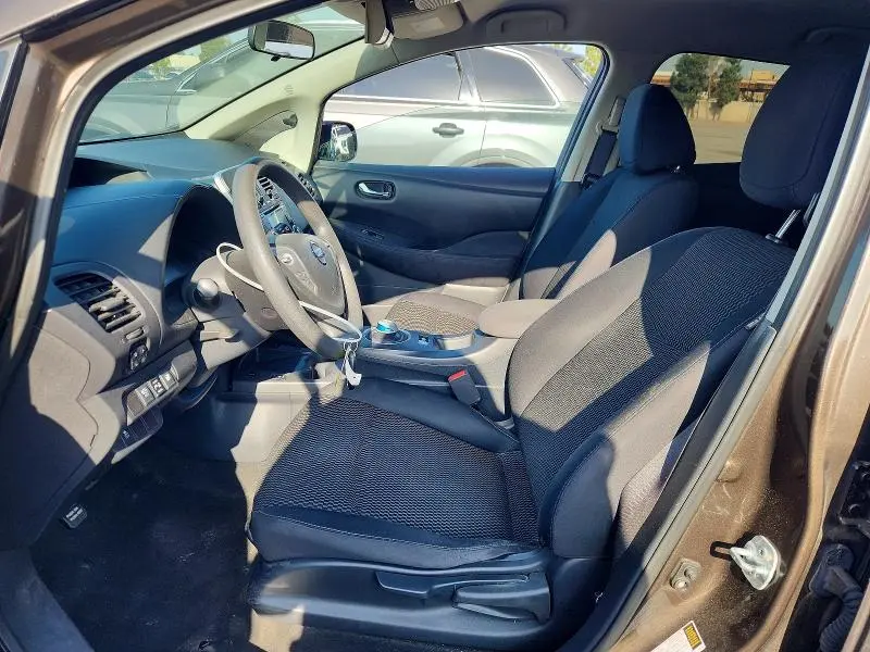2017 NISSAN LEAF S  