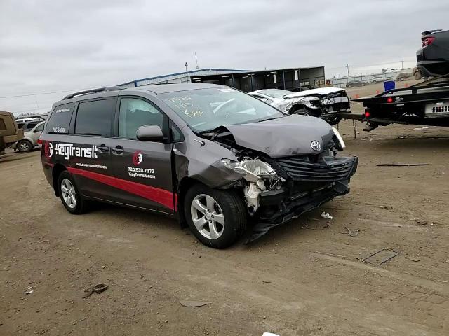 2013 TOYOTA SIENNA LE