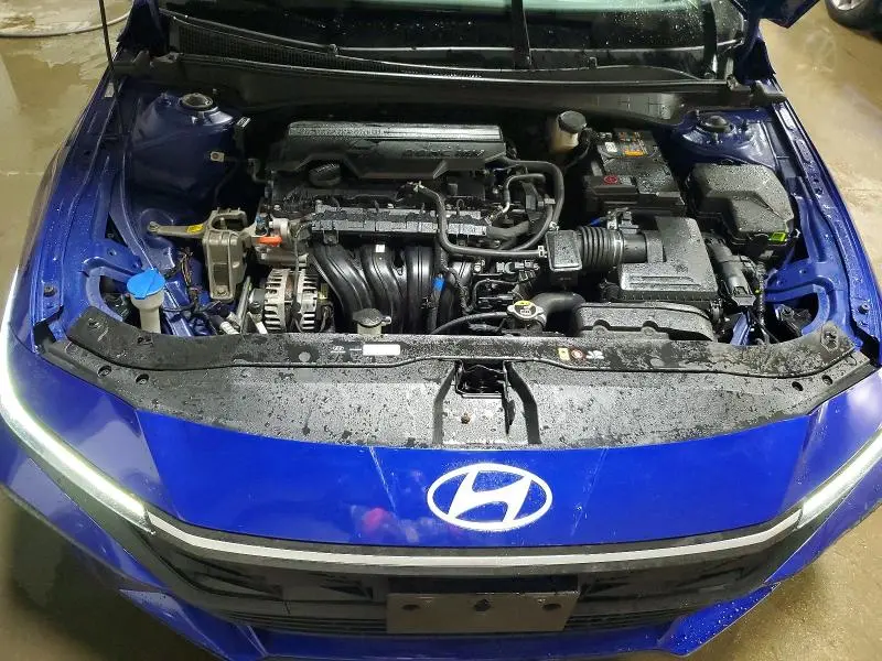 2024 HYUNDAI ELANTRA SE  