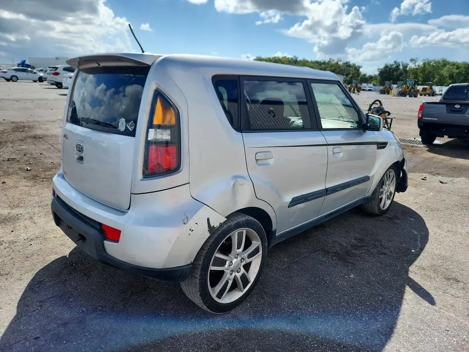 2010 KIA SOUL +  