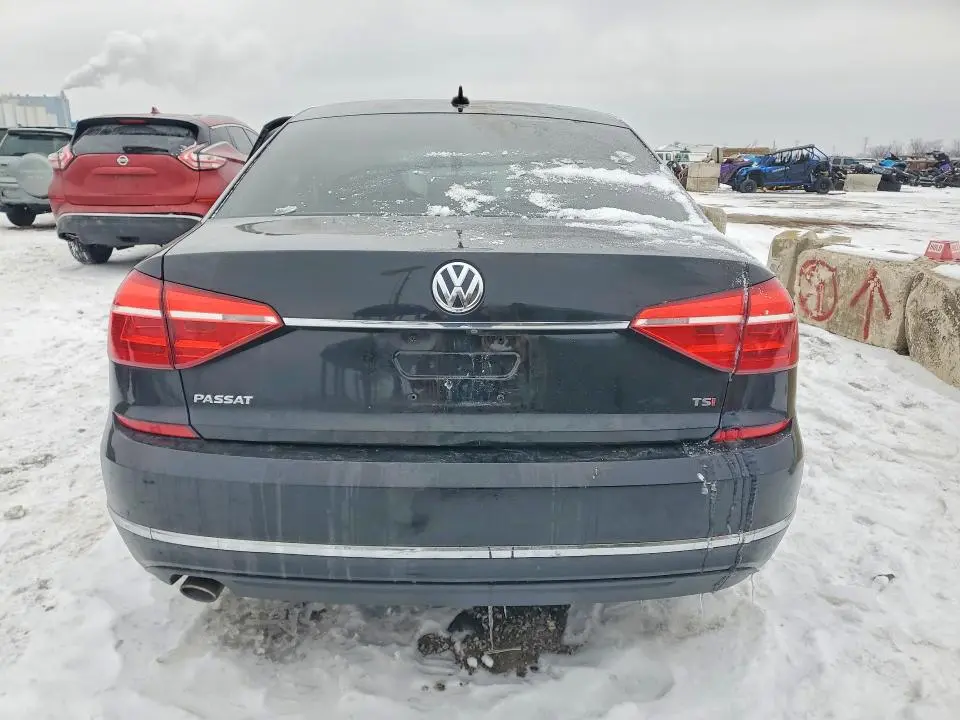 2016 VOLKSWAGEN PASSAT SE  