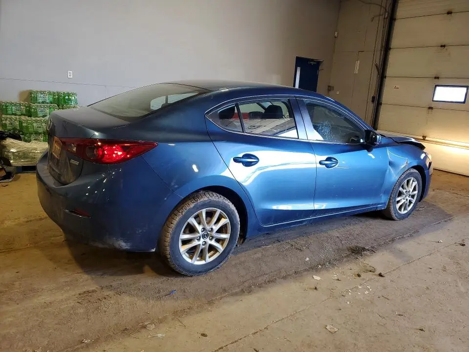 2017 MAZDA 3 TOURING  