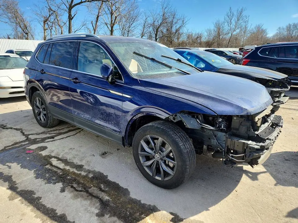 2022 VOLKSWAGEN TIGUAN SE  