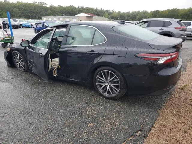 2024 TOYOTA CAMRY XLE  