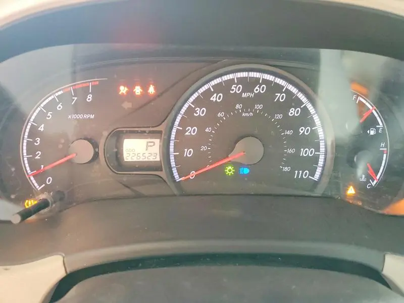 2014 TOYOTA SIENNA LE 8-PASSENGER  