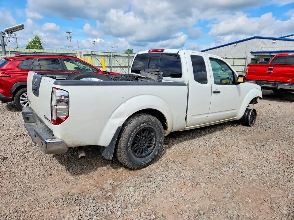 2017 NISSAN FRONTIER SV V6  