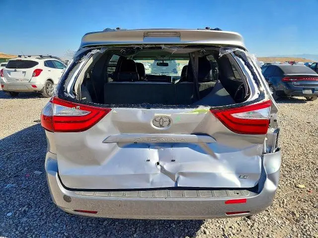 2015 TOYOTA SIENNA LE  