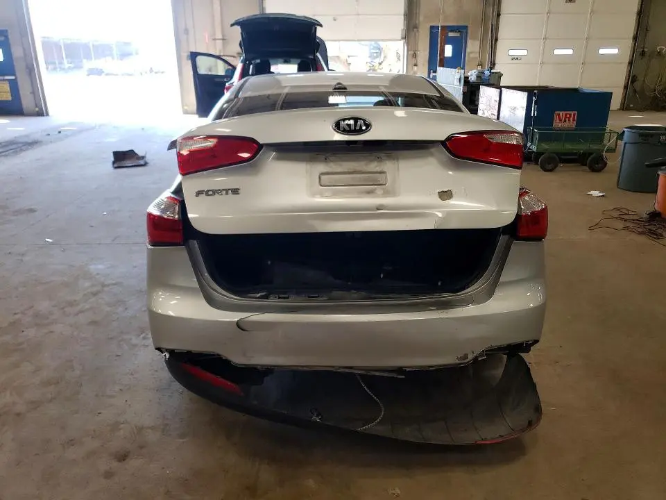 2016 KIA FORTE LX  