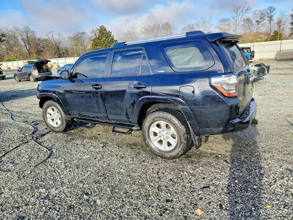 2023 TOYOTA 4RUNNER SR5  