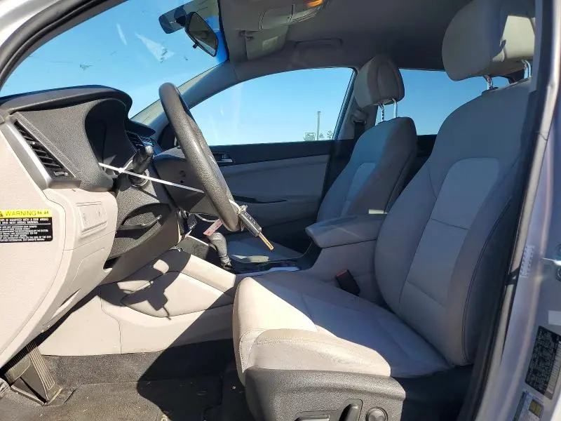 2017 HYUNDAI TUCSON SE  