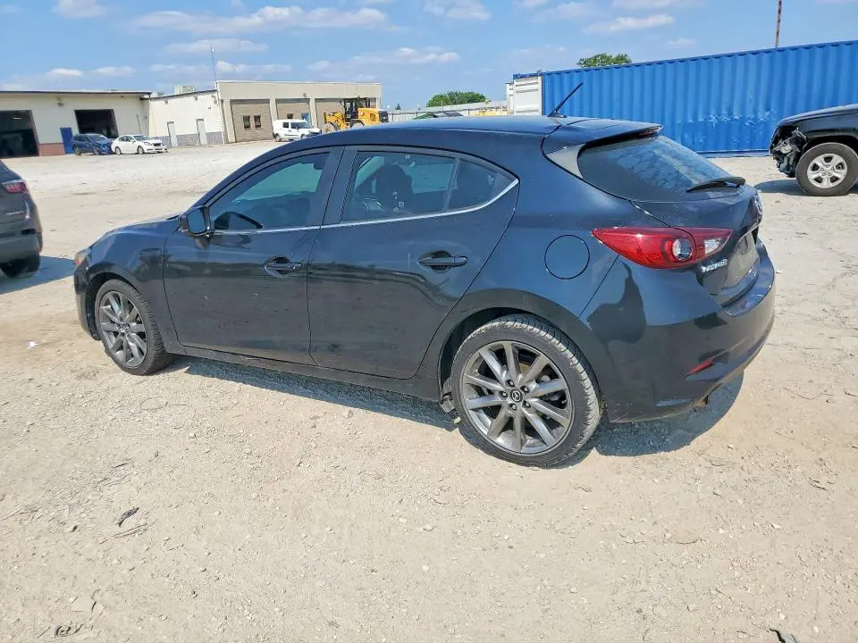 2018 MAZDA 3 TOURING  
