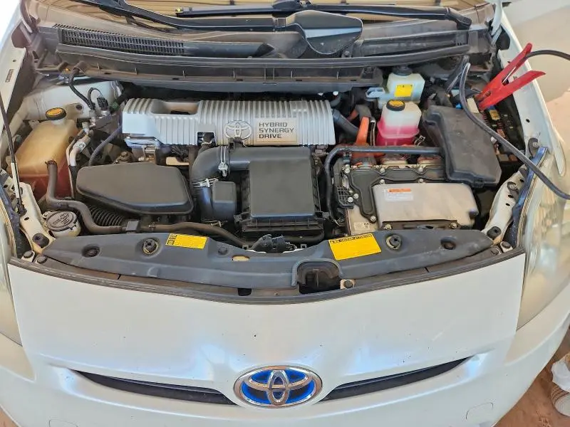 2010 TOYOTA PRIUS III  