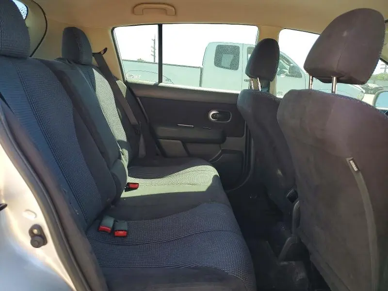 2011 NISSAN VERSA 1.8 S  