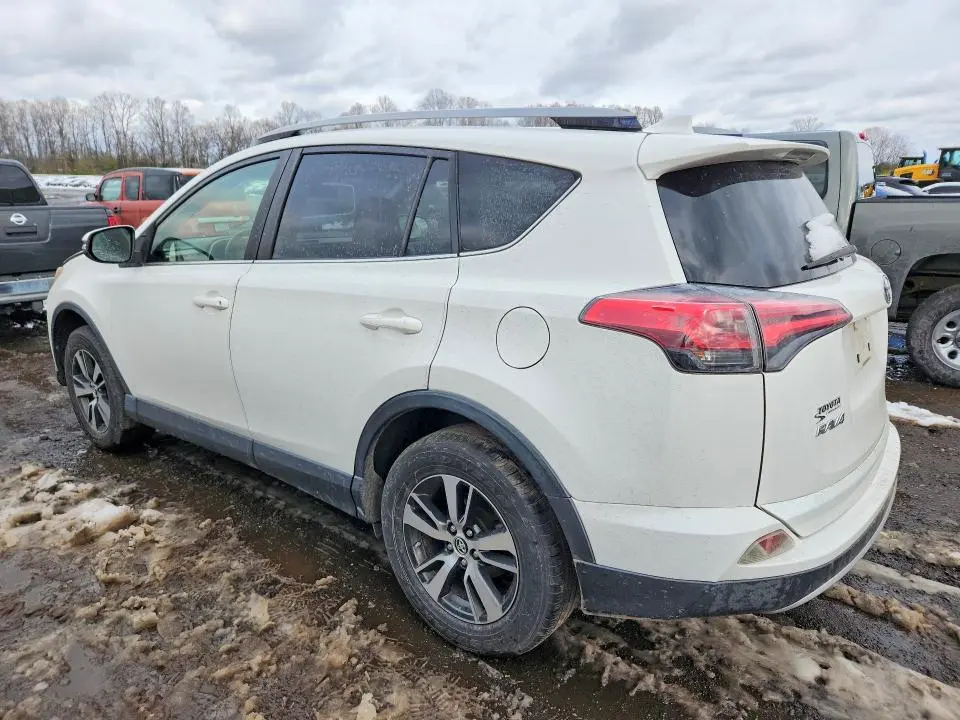 2016 TOYOTA RAV4 XLE  