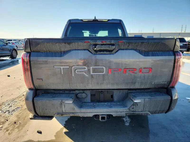 2025 TOYOTA TUNDRA CREWMAX LIMITED  