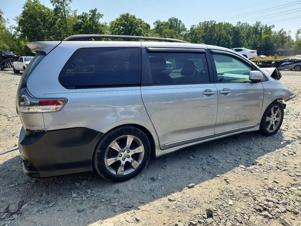 2012 TOYOTA SIENNA CE  