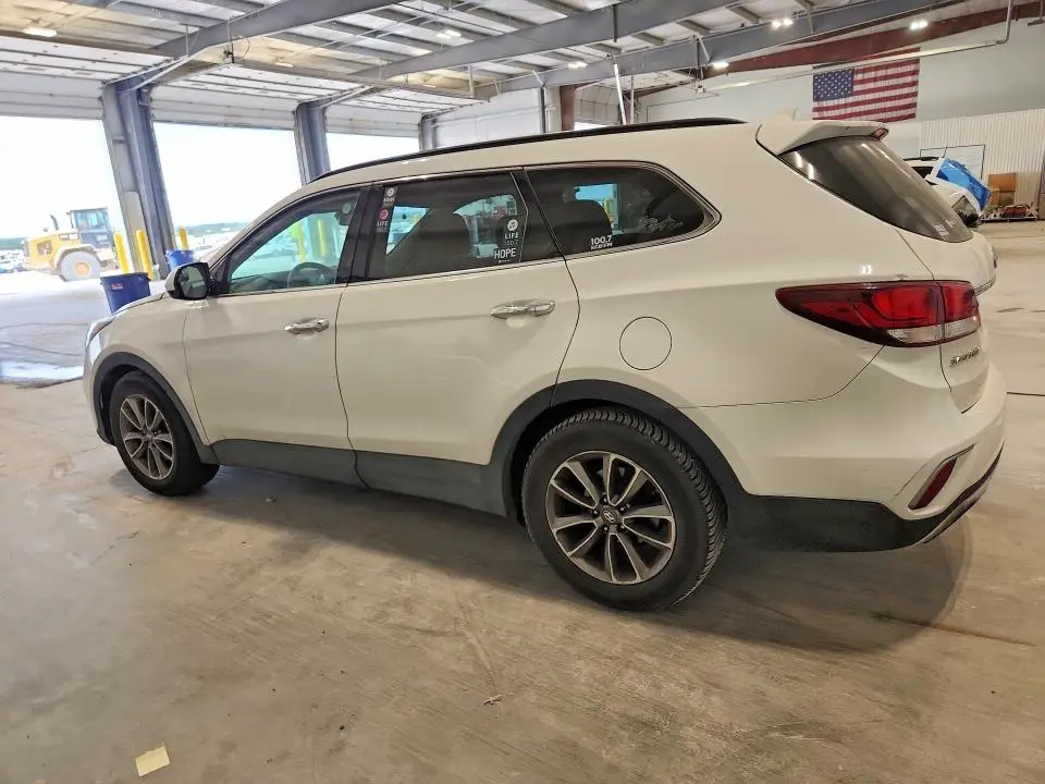 2017 HYUNDAI SANTA FE SE  