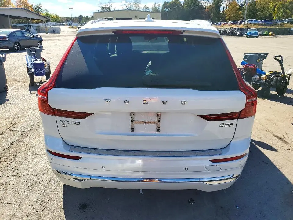 2023 VOLVO XC60 PLUS  