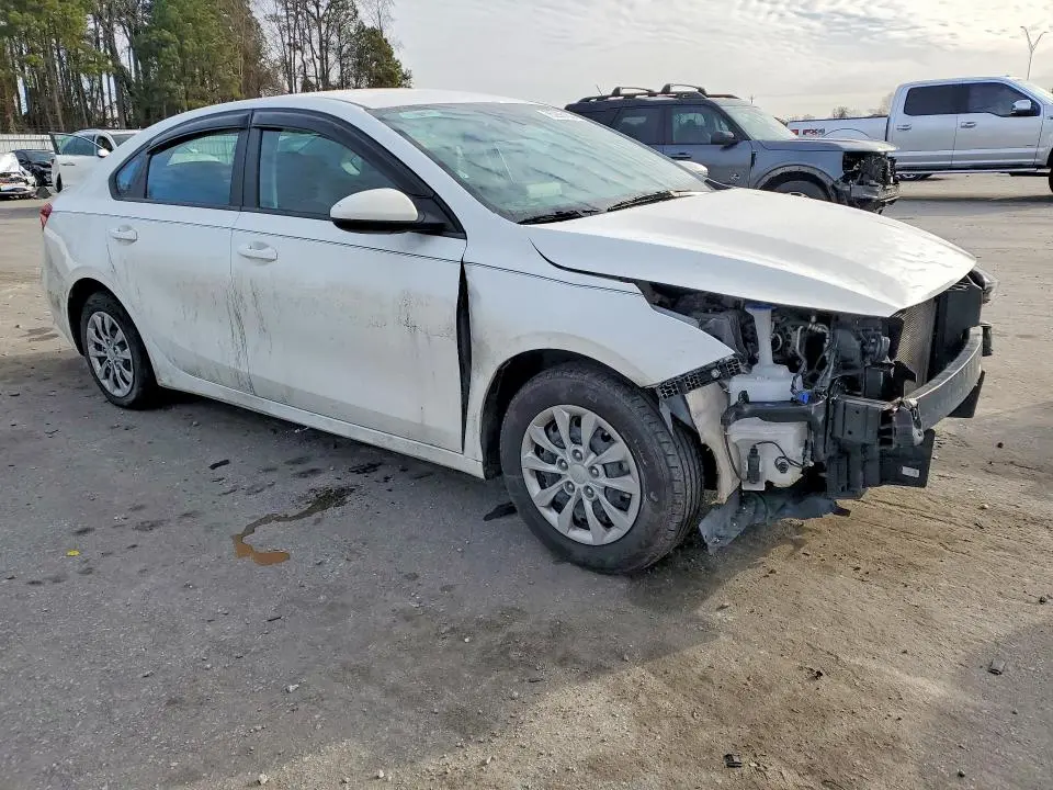 2024 KIA FORTE LX  