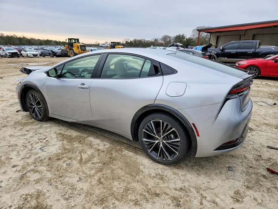 2024 TOYOTA PRIUS XLE  