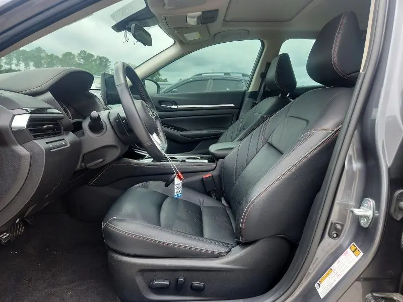2024 NISSAN ALTIMA SR  