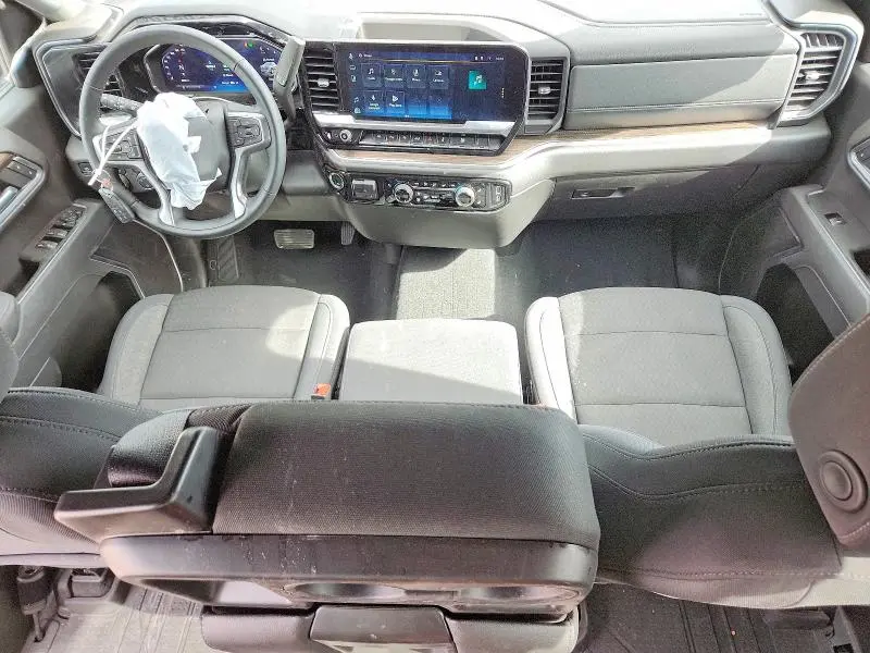 2026 CHEVROLET SILVERADO K1500 LT  