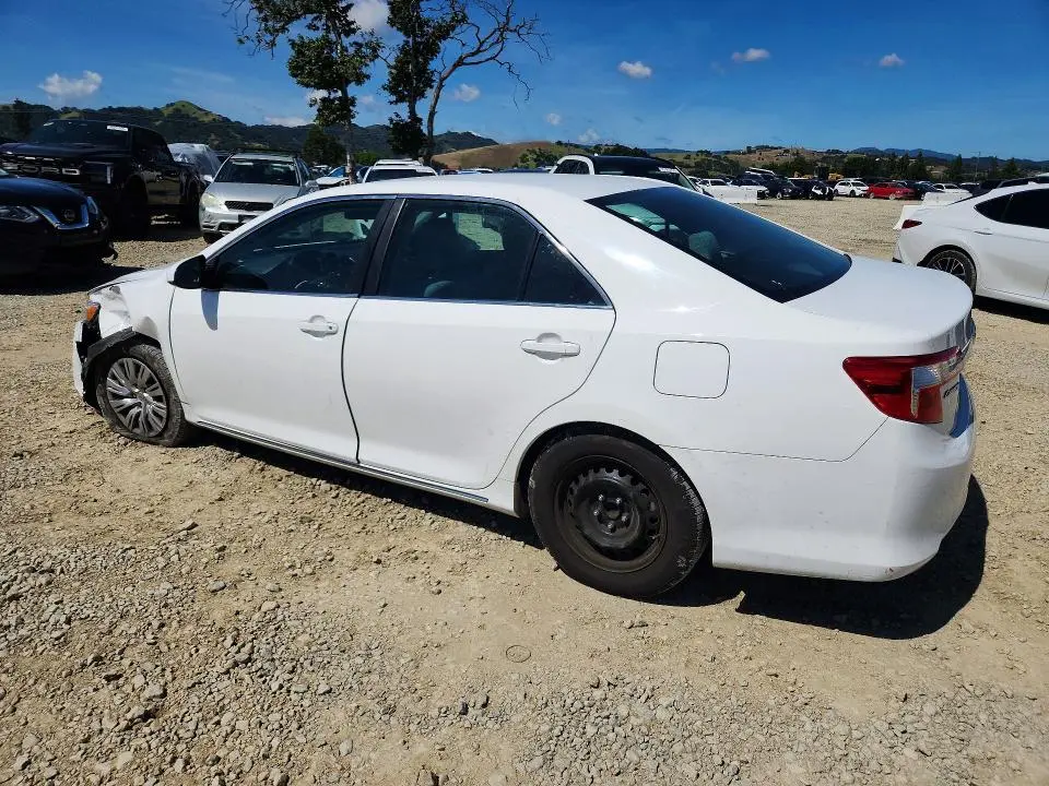 2014 TOYOTA CAMRY LE  