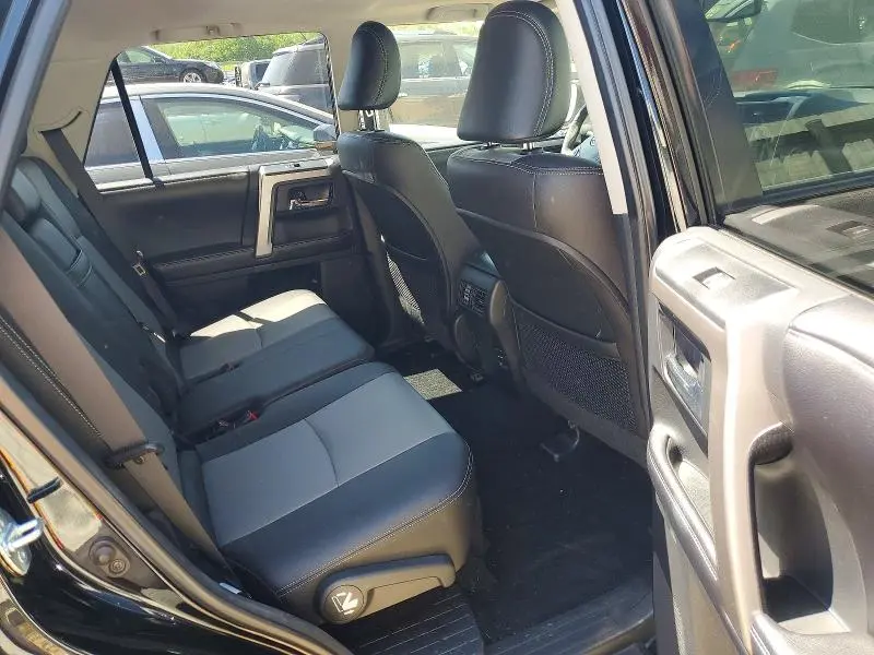 2016 TOYOTA 4RUNNER SR5  