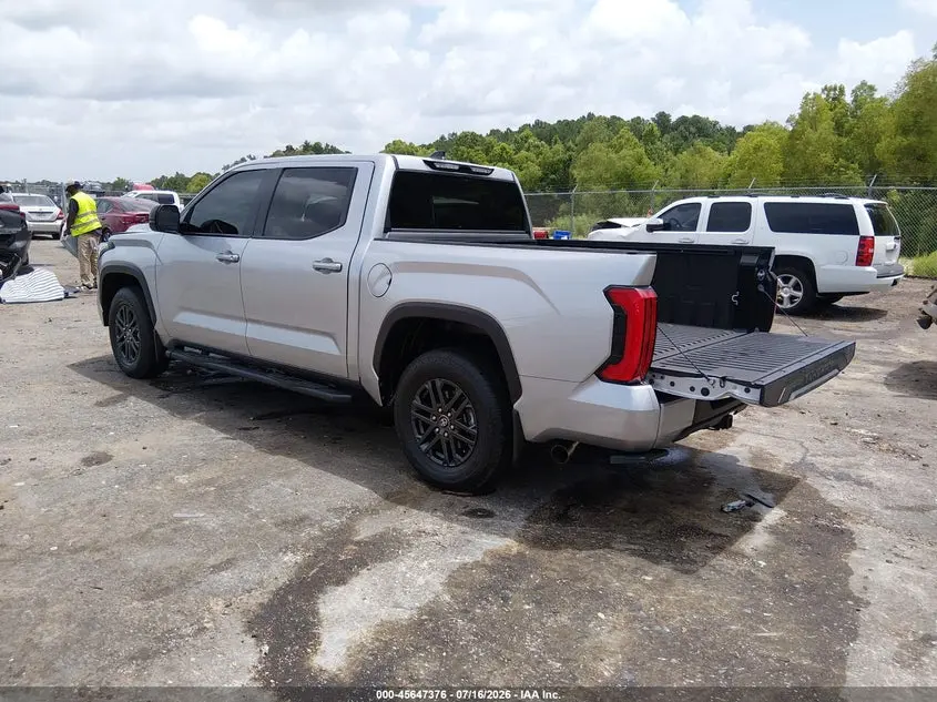 2025 TOYOTA TUNDRA SR5