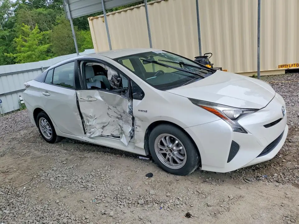 2016 TOYOTA PRIUS THREE  